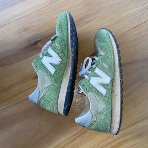 New Balance J Crew 520 Mens Shoes Green Grass Suede Tan Sneakers US 9.5